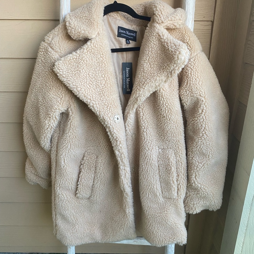 Jason Maxwell fluffy jacket!